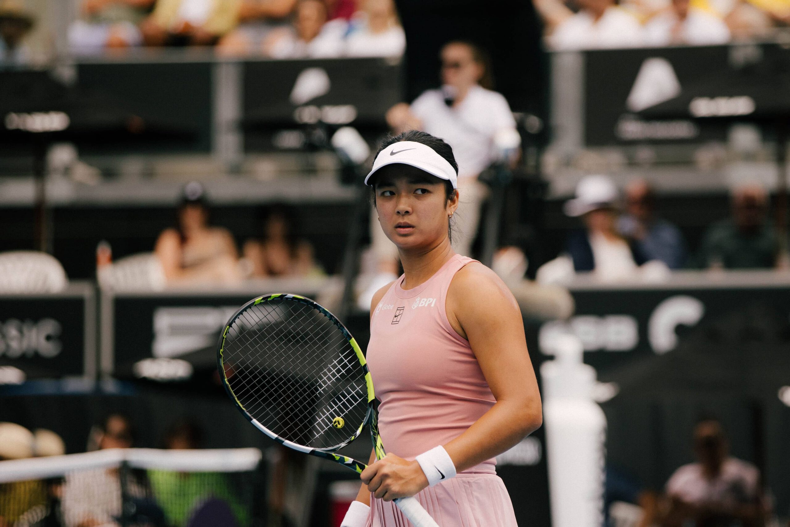 Alex Eala breaks two-game skid against former No. 19 Magda Linette to power into ASB Classic semifinals