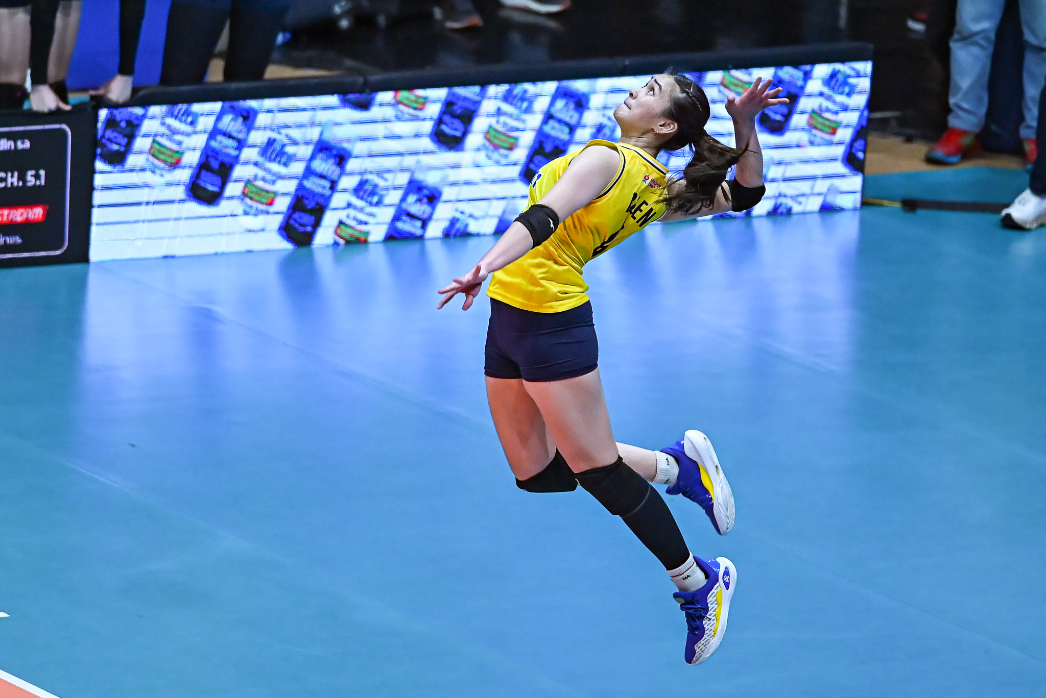 “MVP candidate this season”: Ralf Ricafort, Kianna Dy laud Bella Belen following PVL clash