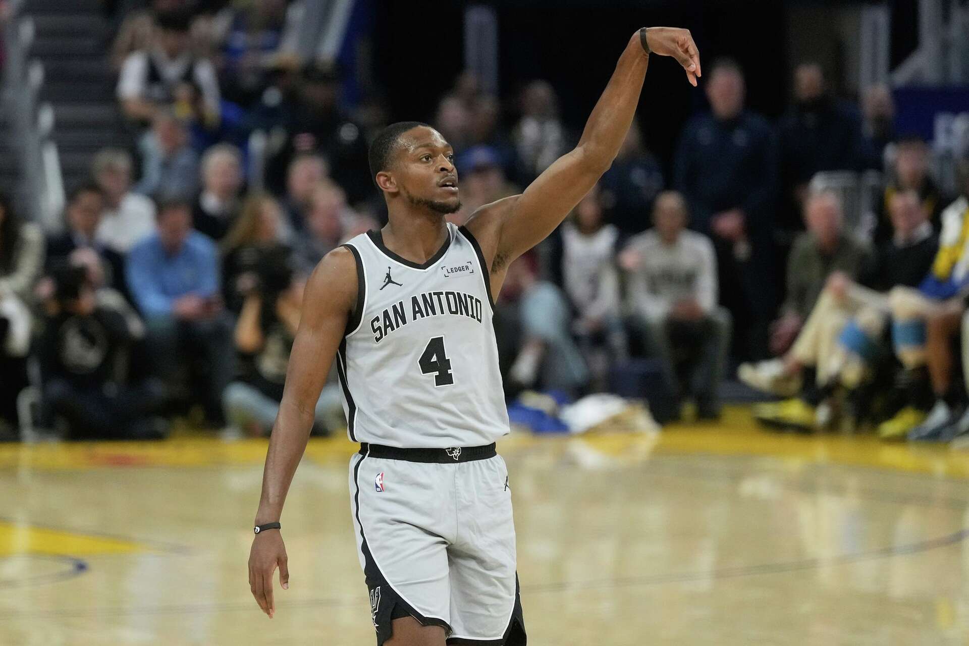 Spurs’s De’Aaron Fox named as Giannis Antetokounmpo’s replacement for 2026 NBA All-Star Game