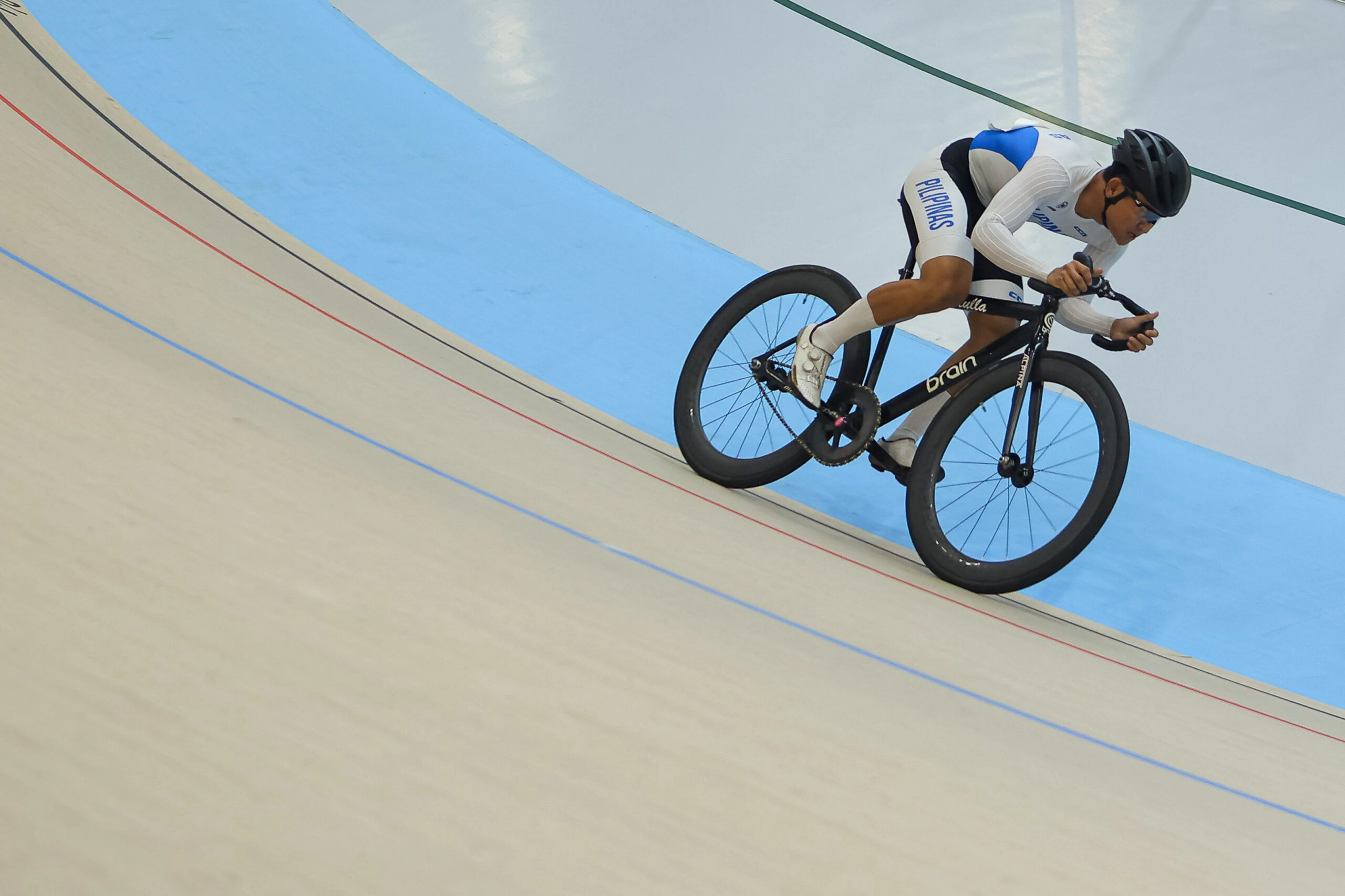 From delivery routes to record books: Zedrick Ivan Honorica rewrites PH cycling mark in men’s elite sprint
