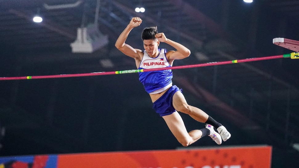 EJ Obiena among four Filipinos qualified to 2026 World Athletics Indoor Championships