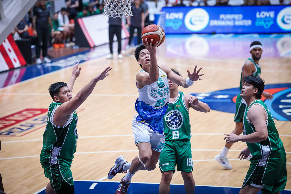 Ricci Rivero fires career-best 40 points in win over streaking Terrafirma