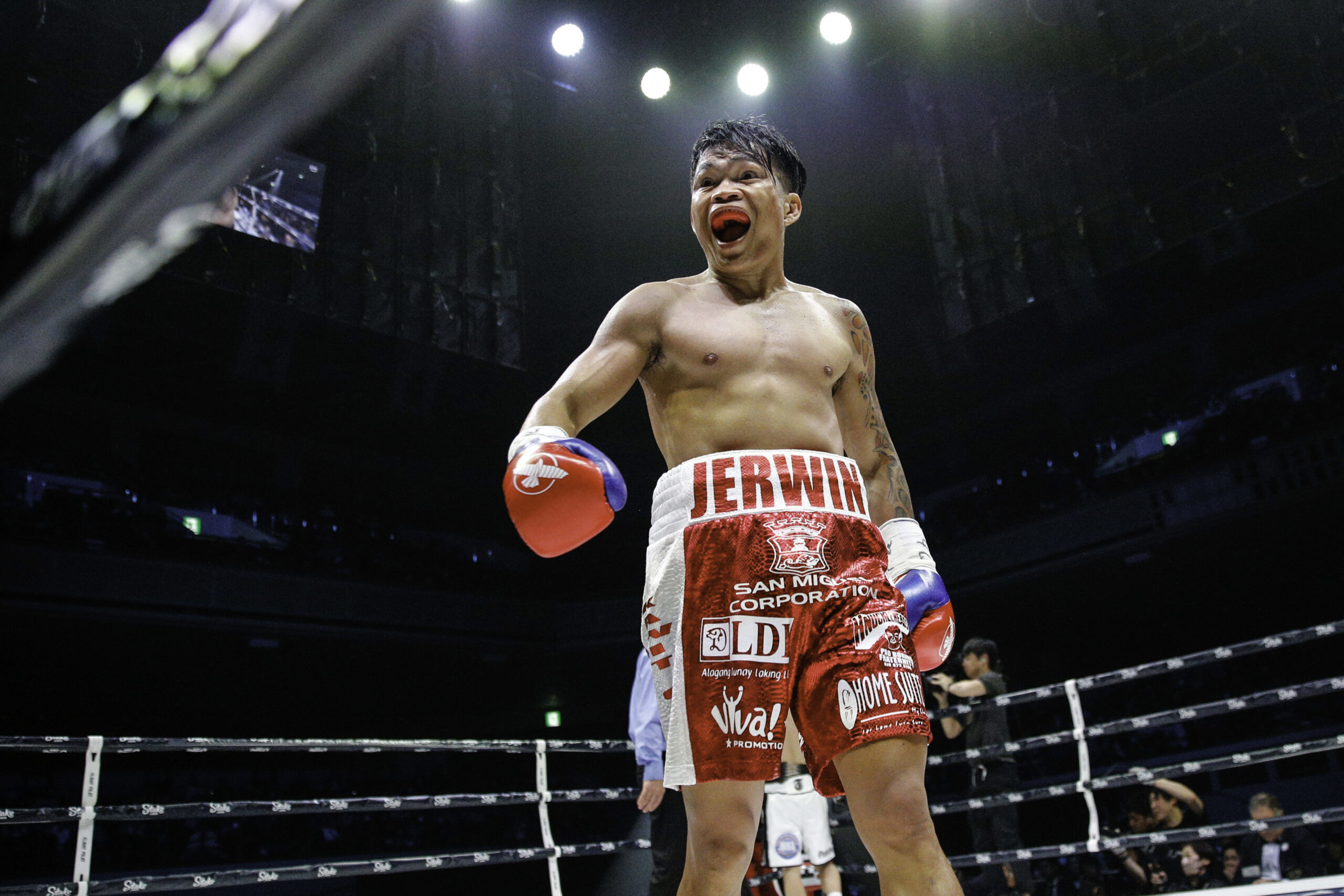 Jerwin Ancajas dominates featherweight debut, stops Ruben Tostado Garcia in fourth round