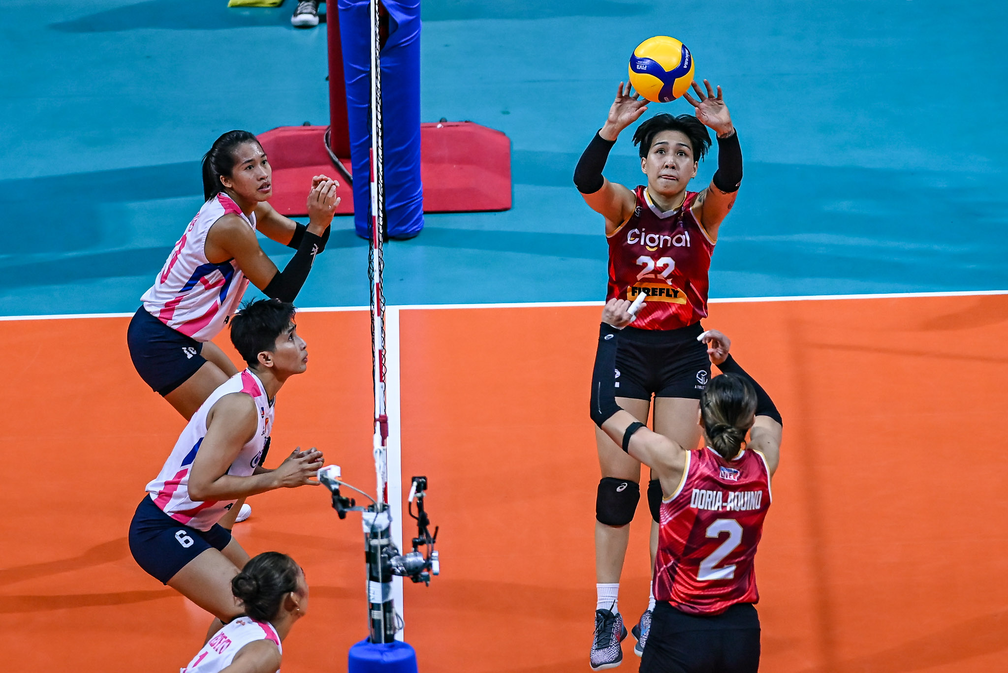 Creamline closes in, Cignal scrambles as finals shift to crucial Game 2