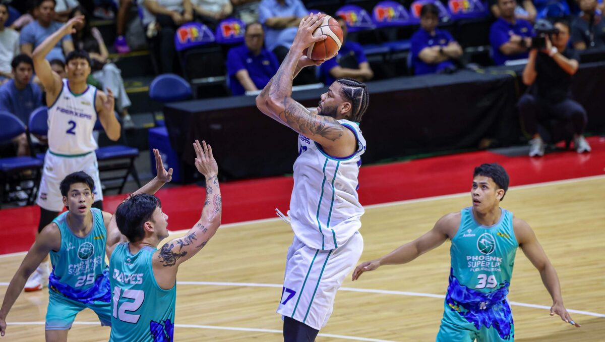 “It wasn’t a problem for him”: Delta Pineda praises Converge’s new import Donovan Smith in an important win