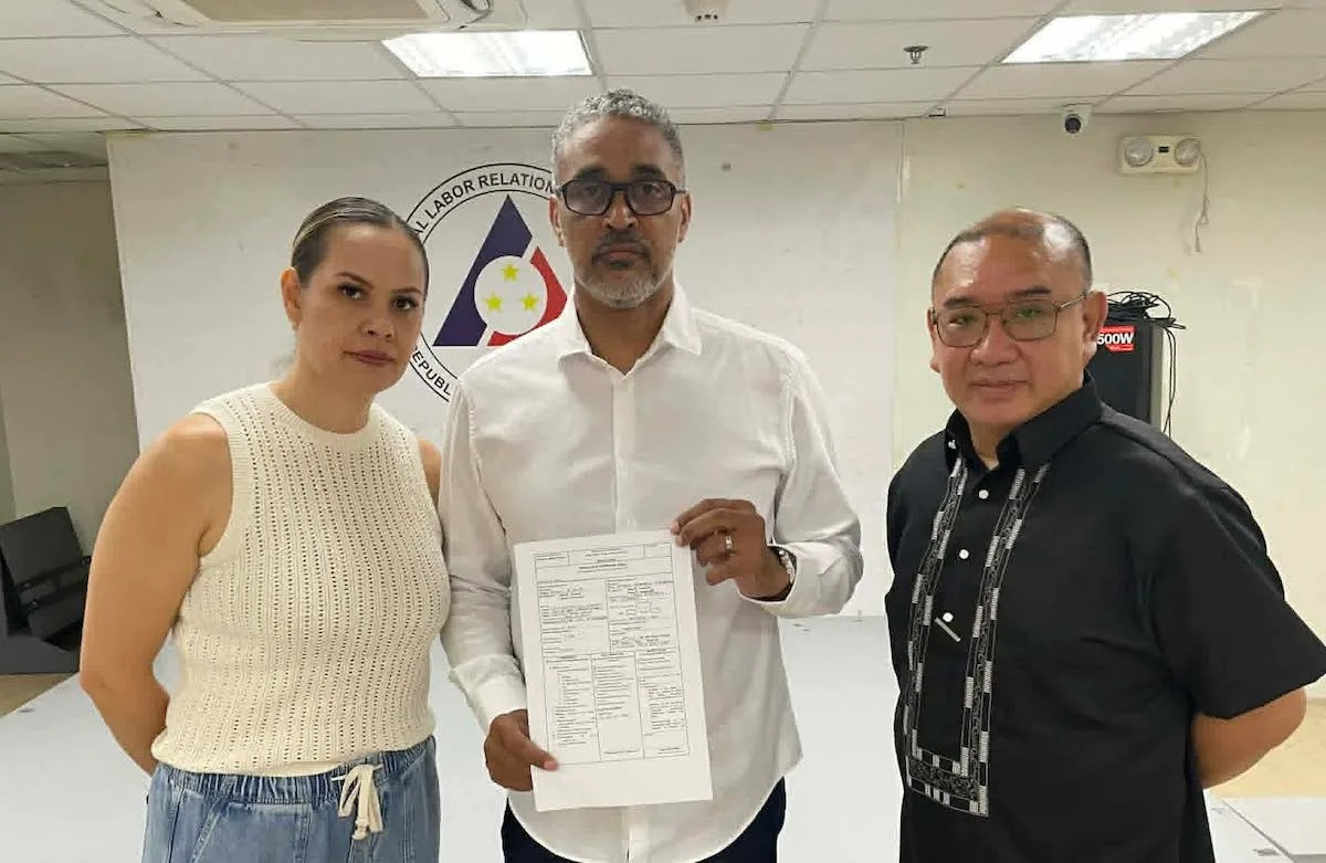 Former Alas Pilipinas coach Jorge de Brito takes legal action against PNVF