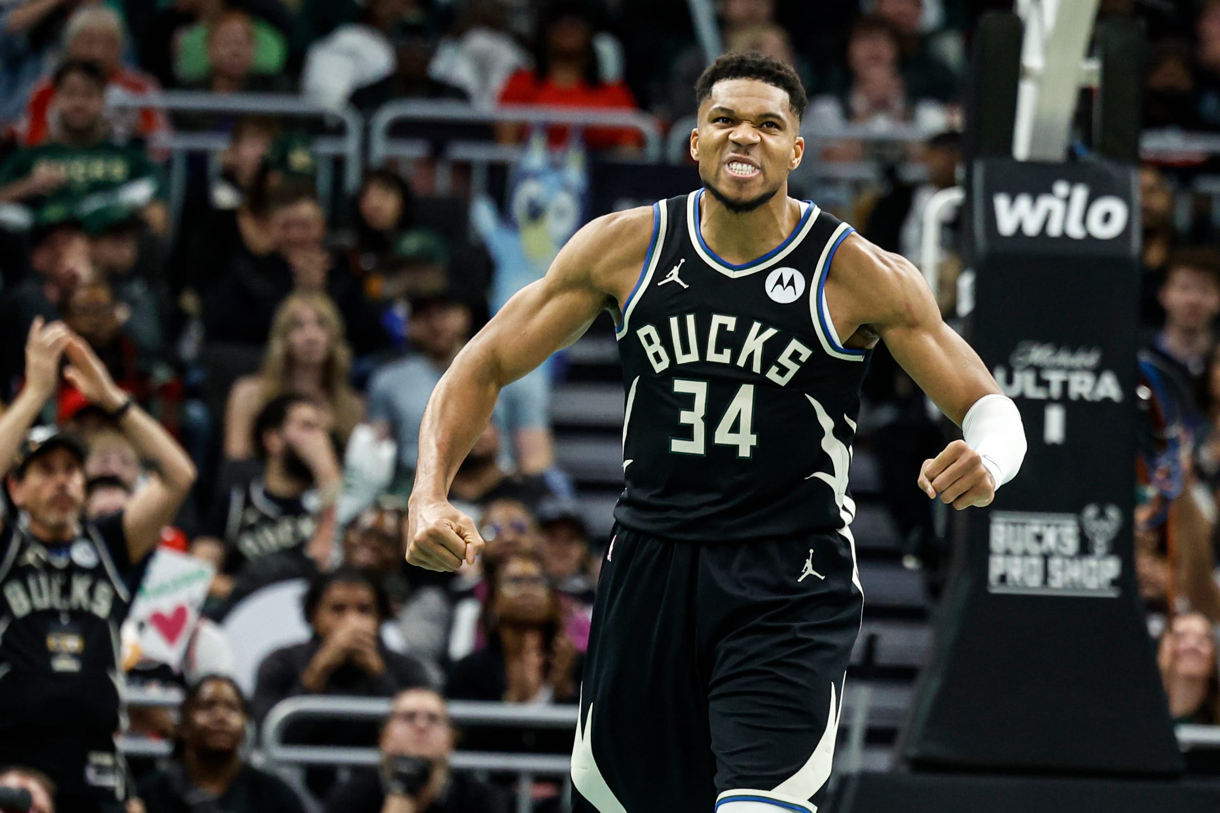 Giannis Antetokounmpo traded to Heat after 13 seasons with Bucks 