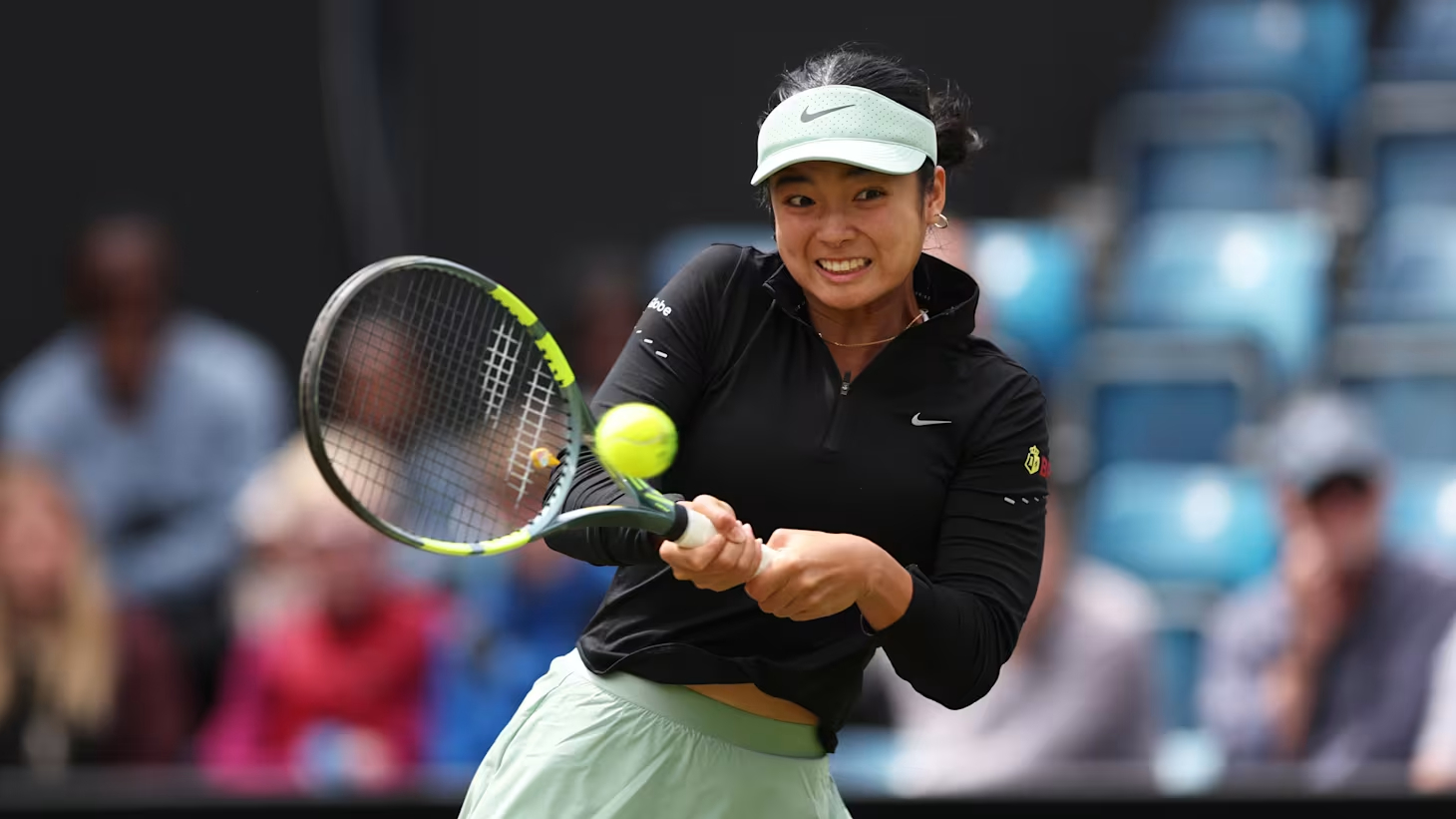 Alex Eala wastes no time, powers into Queenâs Club second roundÂ