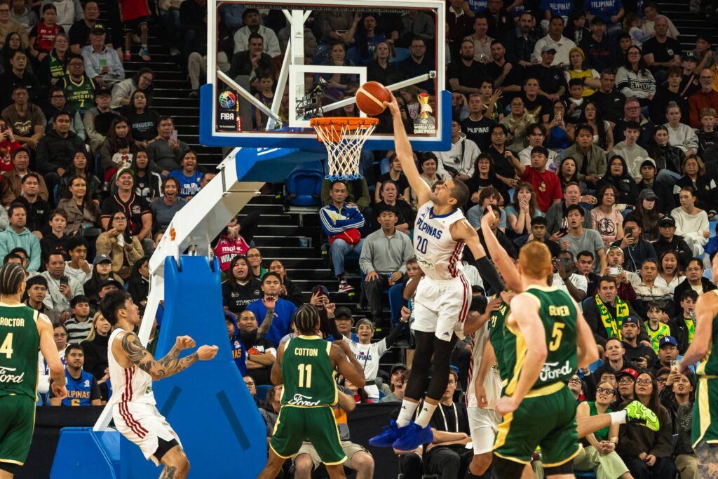 Mike Phillips gives Gilas a fighting pulse despite heavy loss to Australia 