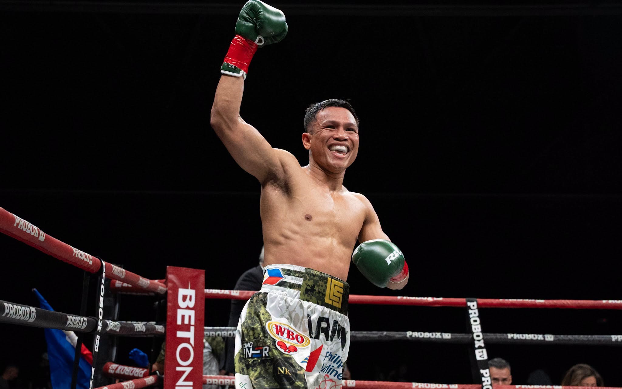 Charly Suarez crushes Manuel Avila in opening round, renews pursuit of Emmanuel Navarrete rematch