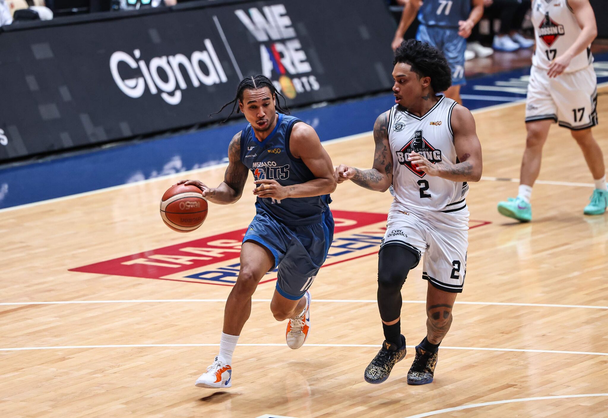 Chris Newsome’s last-second heroics rescue Meralco after Blackwater’s furious fightback 