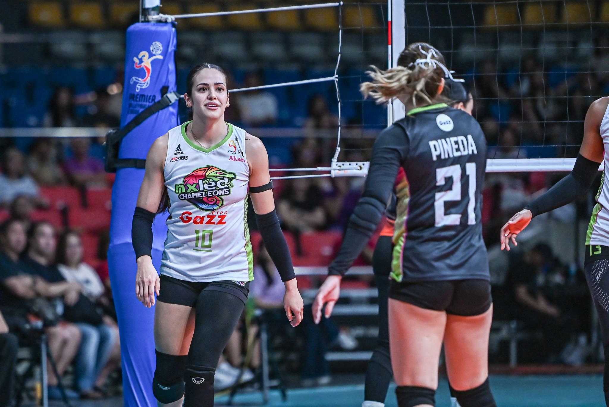 Brooke Van Sickle embraces leadership role from the bench while recovering from injury