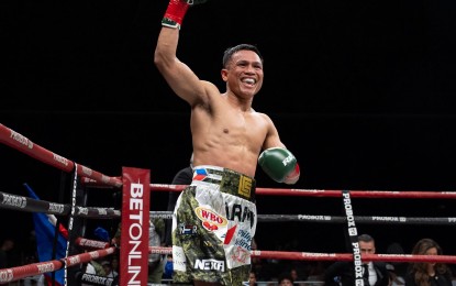 Filipino star Charly Suarez knocks out Manuel Avila in first round to claim WBO Super Featherweight title
