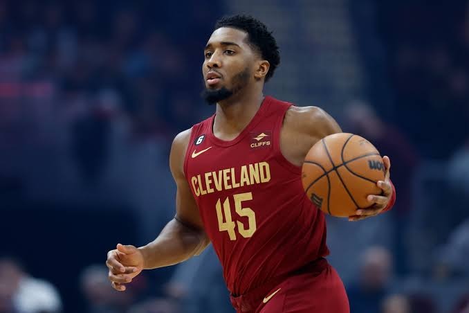 NBA Trade Report: Donovan Mitchell agrees to four-year, $273M contract extension with Cleveland Cavaliers