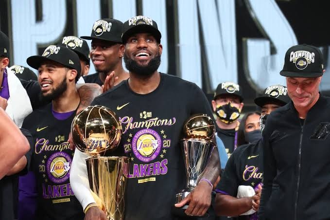 LeBron James leaves Los Angeles Lakers after eight seasons