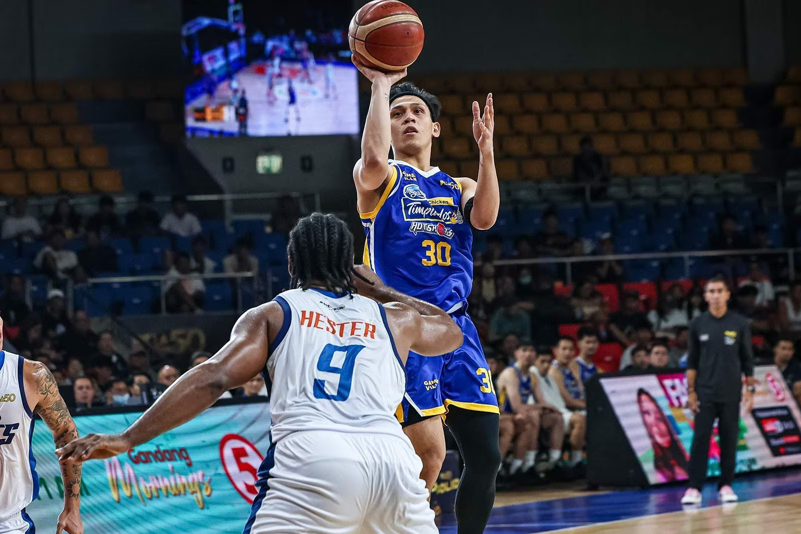 Magnolia finds its groove as Jerom Lastimosa lead the charge against Phoenix